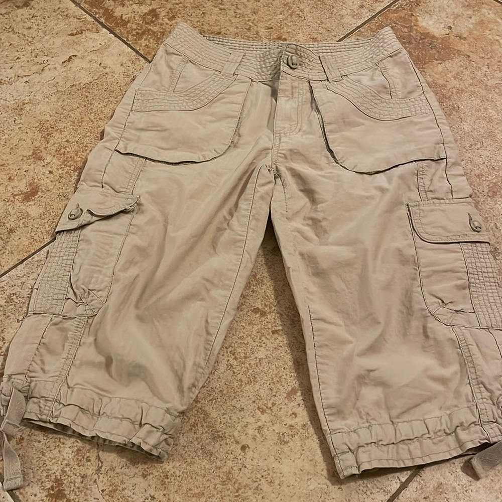 A NEW APPROACH A.N.A Pants Cropped Capri Khaki
